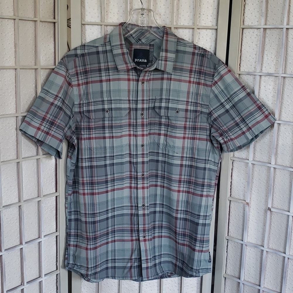 Prana new plaid gray and red short sleeves button down mens shirt size S